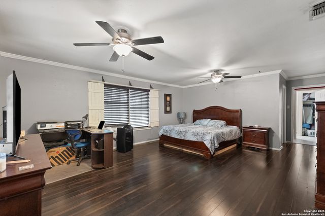 198 Encino Drive, Pearsall, TX 78061