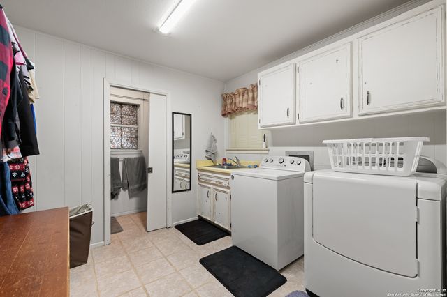 198 Encino Drive, Pearsall, TX 78061