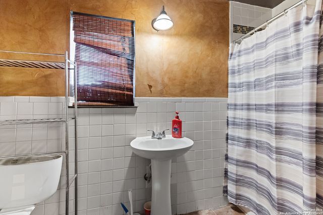 198 Encino Drive, Pearsall, TX 78061