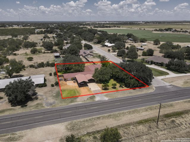 198 Encino Drive, Pearsall, TX 78061