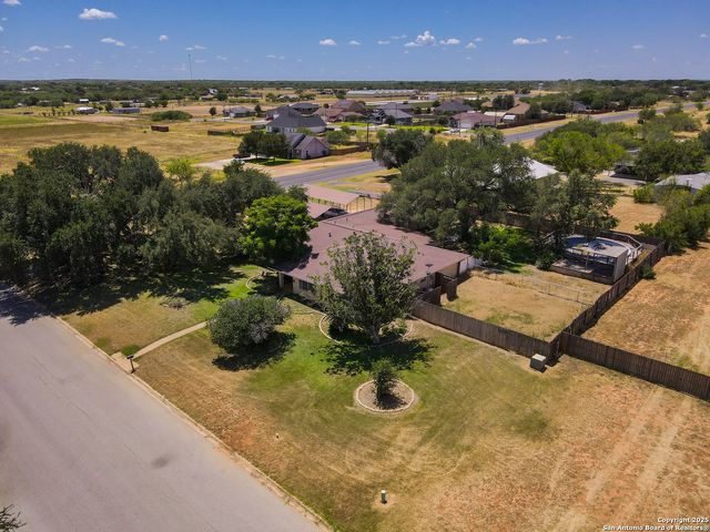 198 Encino Drive, Pearsall, TX 78061