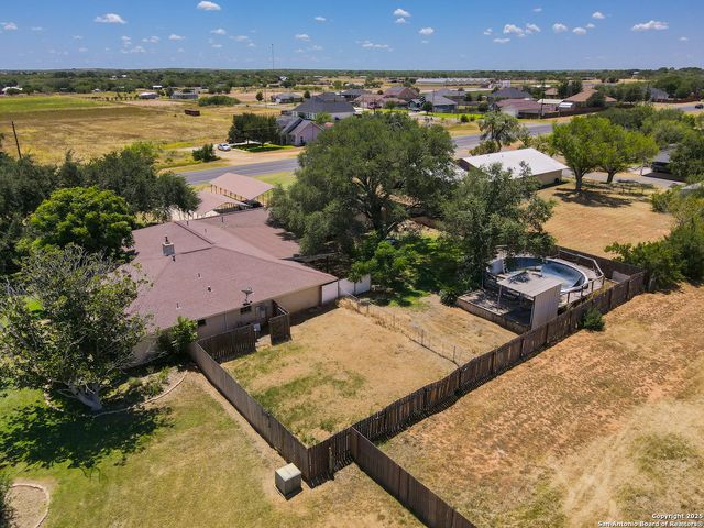 198 Encino Drive, Pearsall, TX 78061