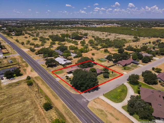 198 Encino Drive, Pearsall, TX 78061