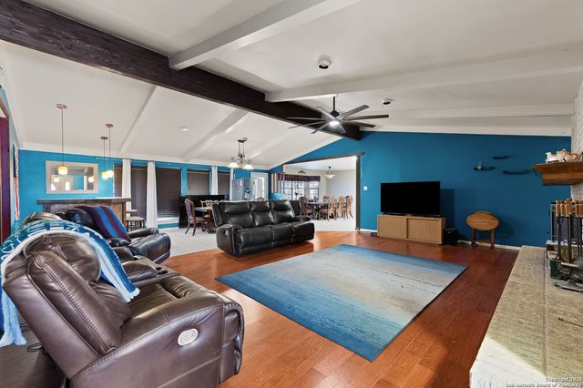 198 Encino Drive, Pearsall, TX 78061