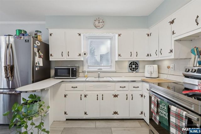 43 Poplar Avenue, Little Ferry, NJ 07643