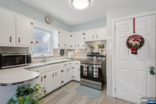 43 Poplar Avenue, Little Ferry, NJ 07643