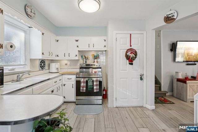 43 Poplar Avenue, Little Ferry, NJ 07643