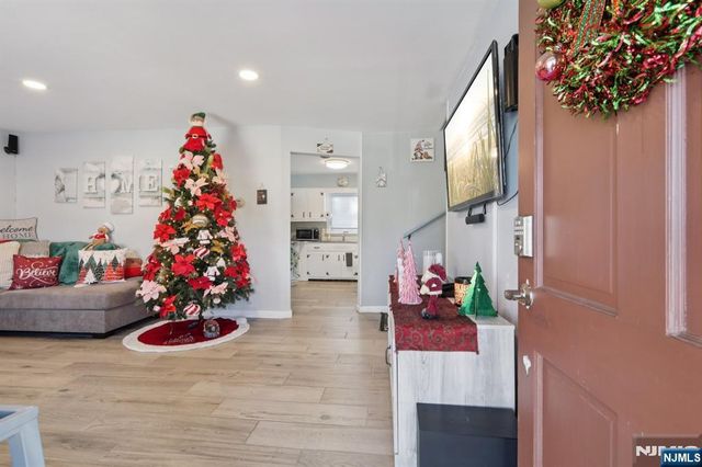 43 Poplar Avenue, Little Ferry, NJ 07643