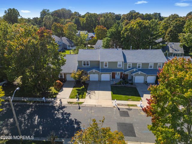 22 Oak Lane, Eatontown, NJ 07724