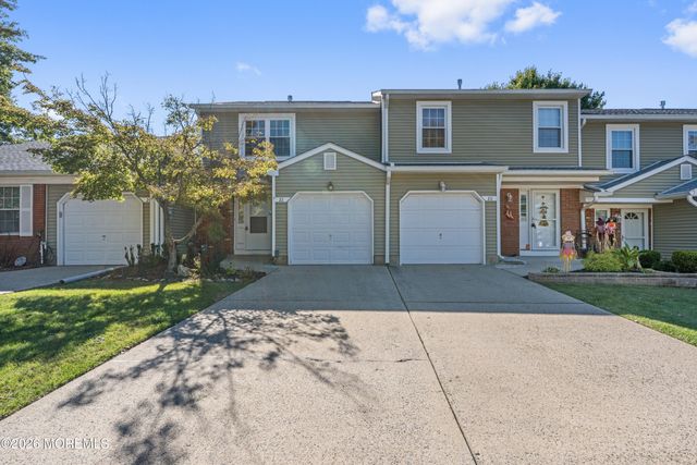 22 Oak Lane, Eatontown, NJ 07724