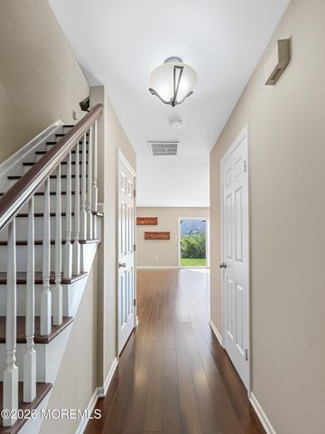 22 Oak Lane, Eatontown, NJ 07724