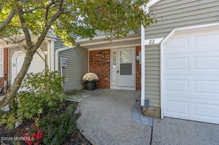 22 Oak Lane, Eatontown, NJ 07724