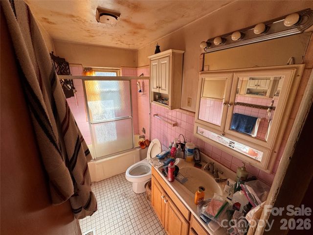 2409 Kanuga Road, Hendersonville, NC 28739