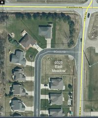 6025 East Meadow Drive, Bay City, MI 48706