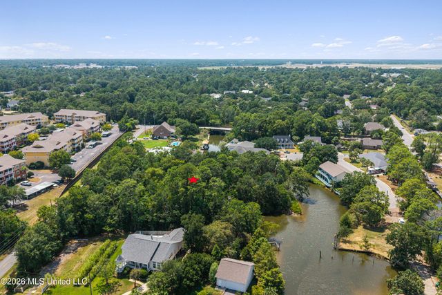 W Magnolia Street, Gulfport, MS 39507