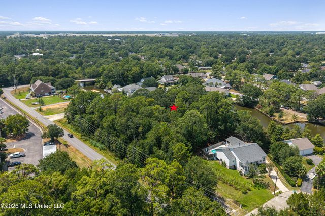 W Magnolia Street, Gulfport, MS 39507