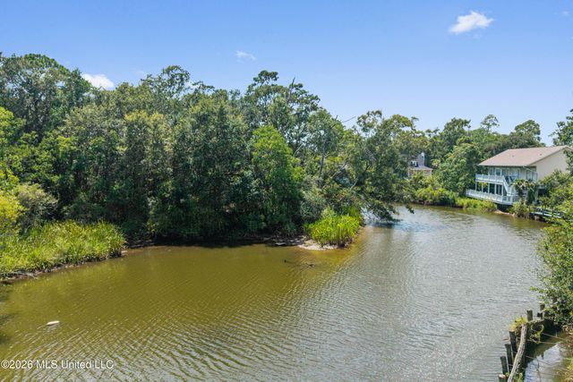 W Magnolia Street, Gulfport, MS 39507