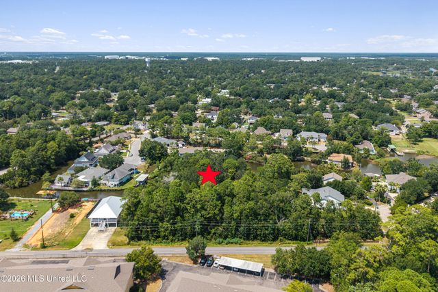 W Magnolia Street, Gulfport, MS 39507