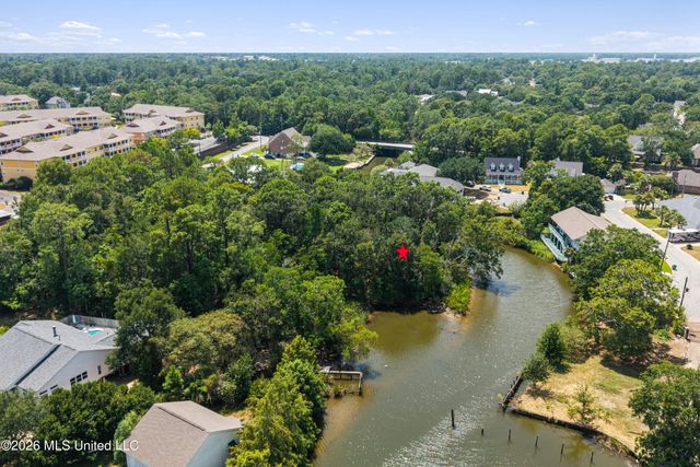 W Magnolia Street, Gulfport, MS 39507