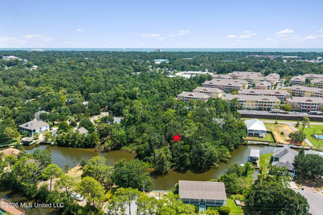 W Magnolia Street, Gulfport, MS 39507