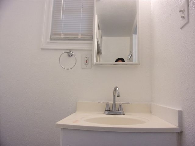 2722 Greenwood Dr, Corpus Christi, TX 78405