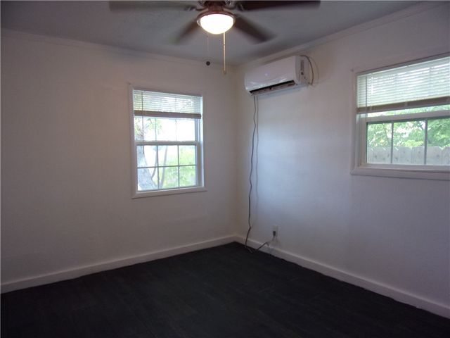 2722 Greenwood Dr, Corpus Christi, TX 78405