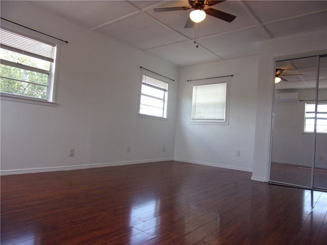 2722 Greenwood Dr, Corpus Christi, TX 78405