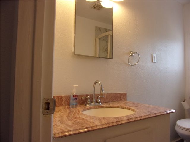 2722 Greenwood Dr, Corpus Christi, TX 78405