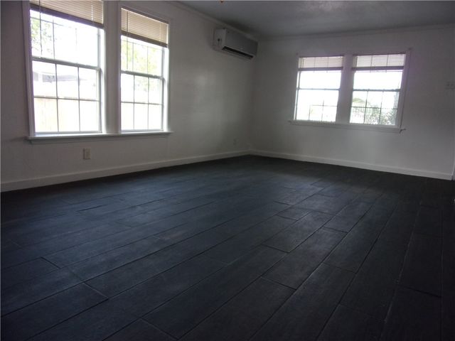 2722 Greenwood Dr, Corpus Christi, TX 78405