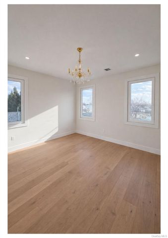 2 Radial Lane, Levittown, NY 11756