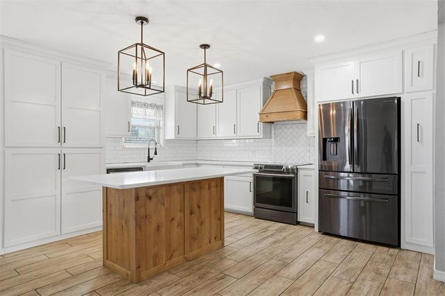 1002 Bodenstein Terrace, Hobart, OK 73651