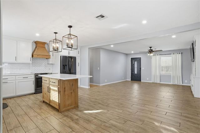 1002 Bodenstein Terrace, Hobart, OK 73651