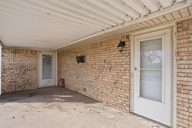 1002 Bodenstein Terrace, Hobart, OK 73651