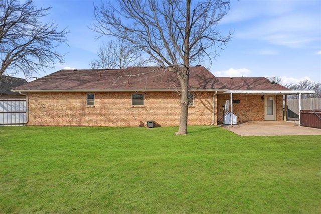 1002 Bodenstein Terrace, Hobart, OK 73651