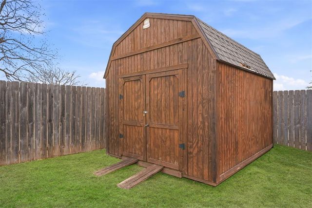 1002 Bodenstein Terrace, Hobart, OK 73651