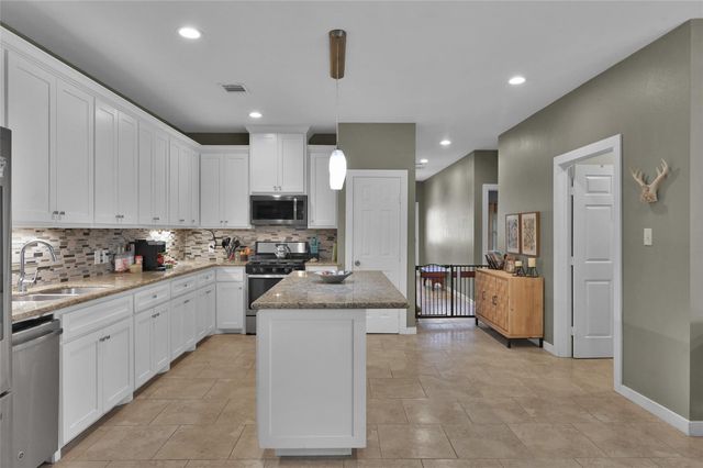 592 Mosswood Drive, Conroe, TX 77302