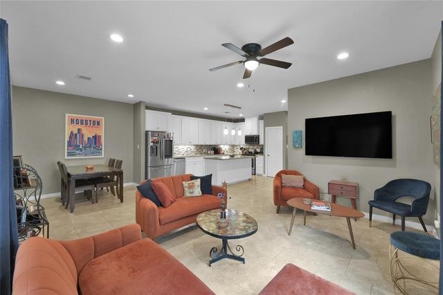 592 Mosswood Drive, Conroe, TX 77302