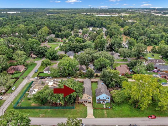 592 Mosswood Drive, Conroe, TX 77302