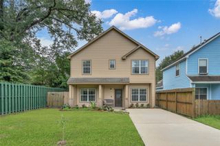 592 Mosswood Drive, Conroe, TX 77302