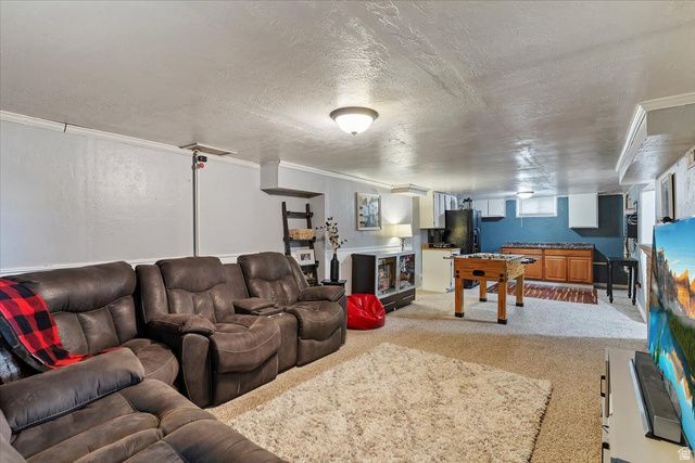 5243 S 2200 W, Roy, UT 84067