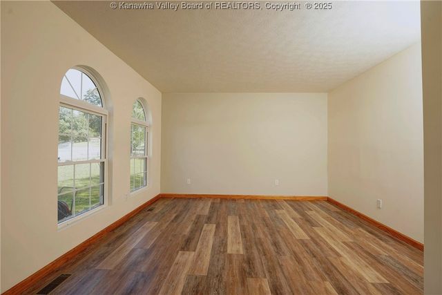 1 Bridlewood Road, Charleston, WV 25314