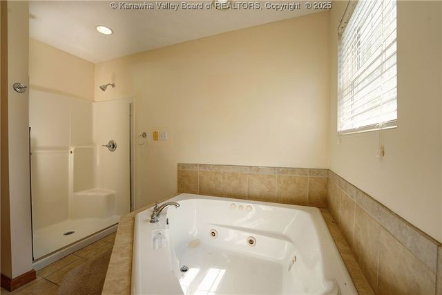 1 Bridlewood Road, Charleston, WV 25314