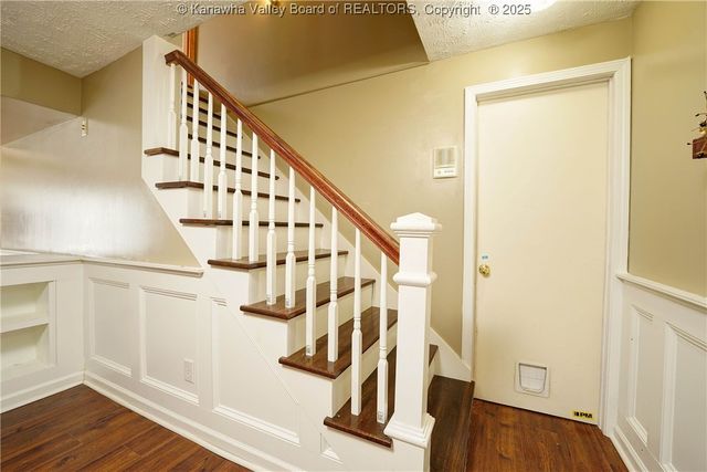 1 Bridlewood Road, Charleston, WV 25314