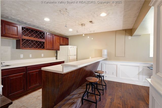 1 Bridlewood Road, Charleston, WV 25314