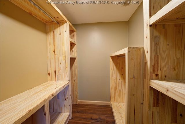 1 Bridlewood Road, Charleston, WV 25314