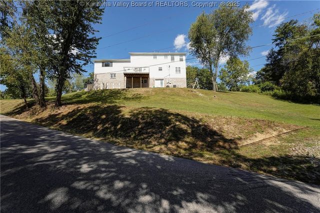 1 Bridlewood Road, Charleston, WV 25314