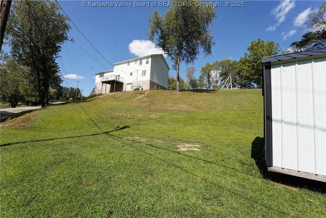 1 Bridlewood Road, Charleston, WV 25314