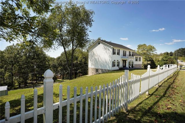 1 Bridlewood Road, Charleston, WV 25314