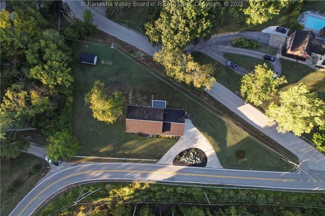 1 Bridlewood Road, Charleston, WV 25314