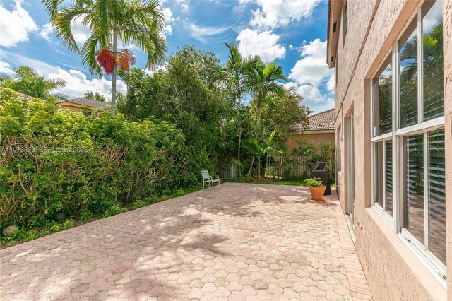 1032 Silktree Ln, Weston, FL 33327